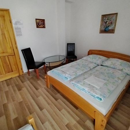 Ofeherto Akacliget Vendeghaz Es Major酒店 外观 照片